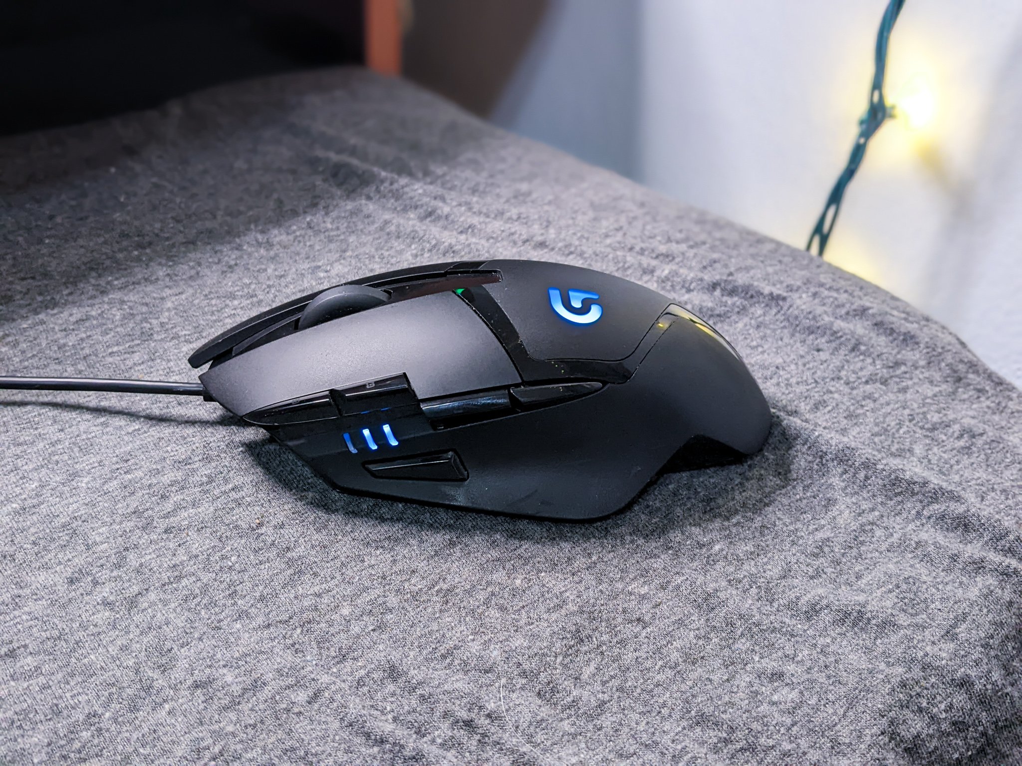 Logitech G402 Hyperion Fury Mouse Review: Budget Price, Mid-Range 